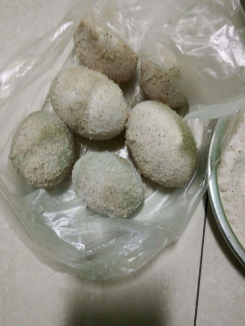 咸鴨蛋好吃,會(huì)腌的人很少,鴨蛋怎么腌制才出油,2個(gè)秘訣是關(guān)鍵