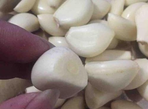 腌制臘八蒜，只加醋大錯特錯！加點“它”，蒜瓣更脆更香