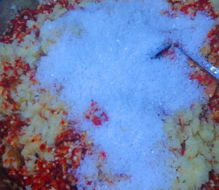 制作剁椒醬時(shí)可否用料酒和腌制鹽替代白酒？